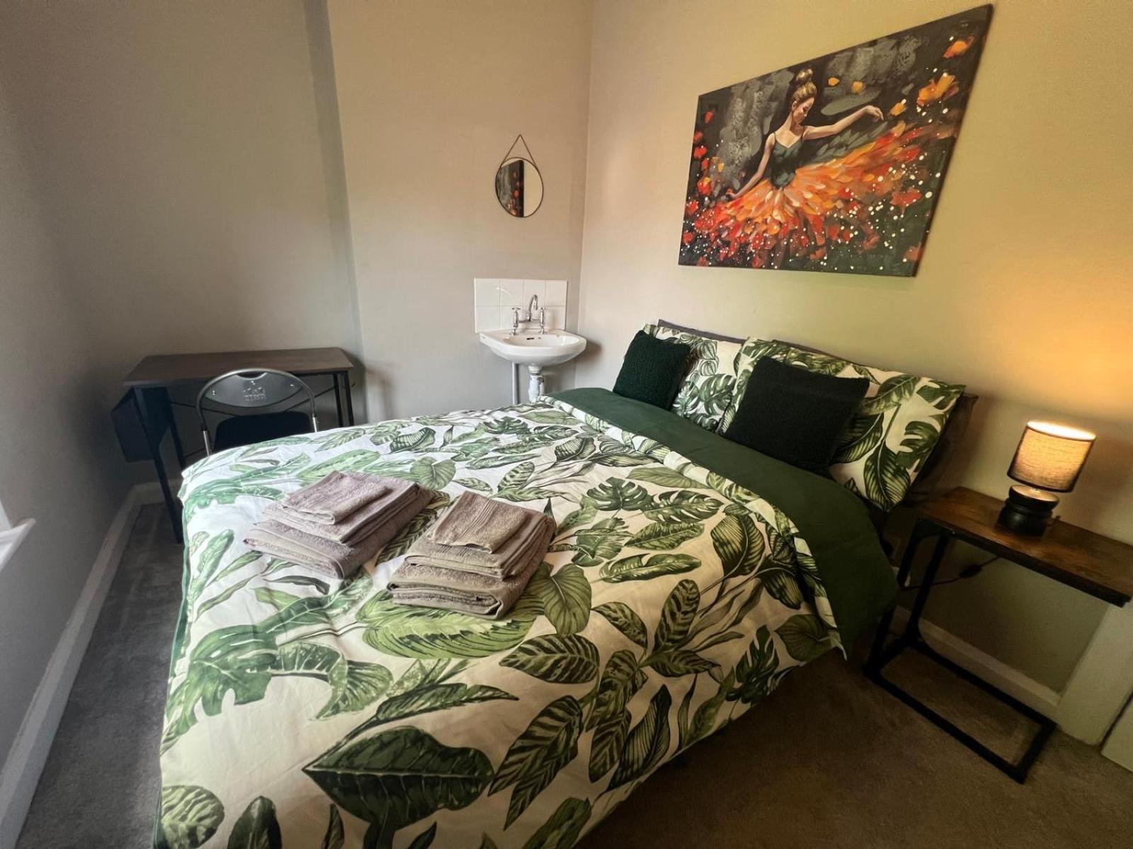 Homestay Street,